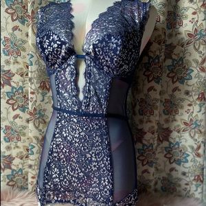 Victoria’s Secret garter lingerie NWT